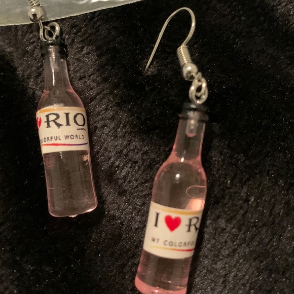 Jewelry - New rose wine bottle earrings